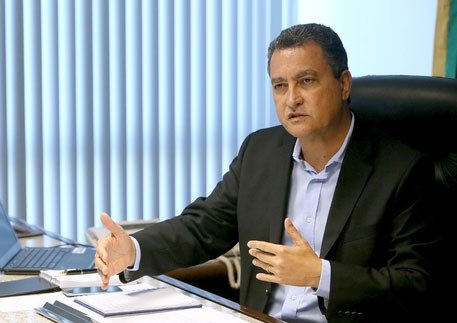 Rui sanciona Lei de promoção da carreira que beneficia 29 mil professores e coordenadores pedagógicos