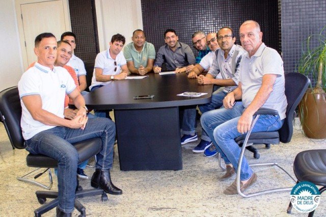 Prefeito Jeferson assina liberação de R$ 75 mil para incentivar o comercio em Madre de Deus