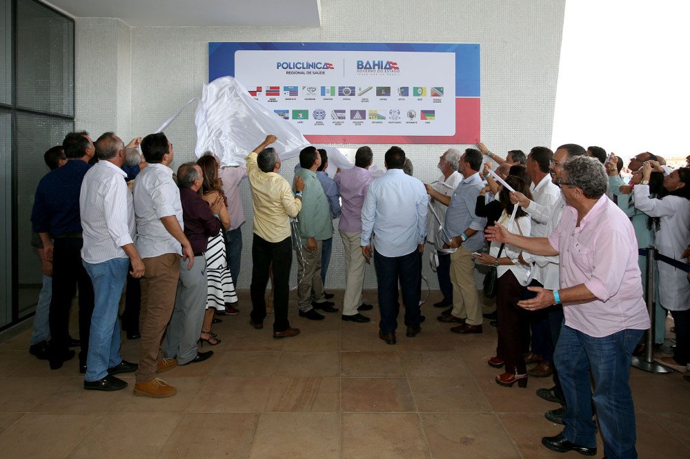 Em Irecê, Rui entrega 3ª Policlínica Regional