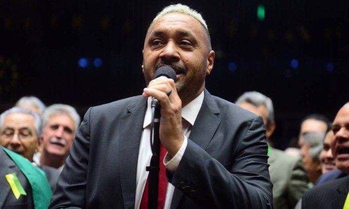 'Com vergonha da política', Tiririca usou dinheiro público para viajar a locais em que faria shows de humor