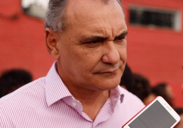 Venda da Embraer para Boeing pode gerar crise militar, diz Pelegrino