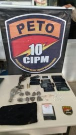 Candeias: Polícia prende 3 suspeitos com revólver e drogas