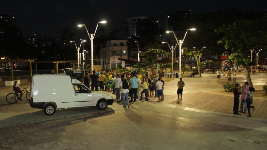 Ato do MBL contra Lula tem pouca adesão e exibição de filme “misteriosamente cancelada”