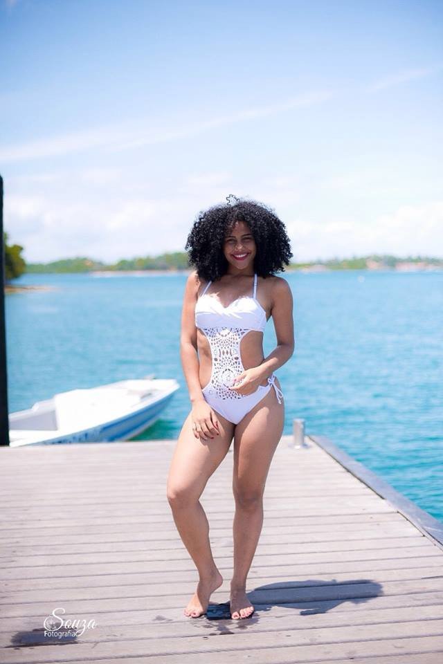 Candeiense Jessie Oliveira é uma das 12 finalistas do concurso da Rainha do Carnaval 2018