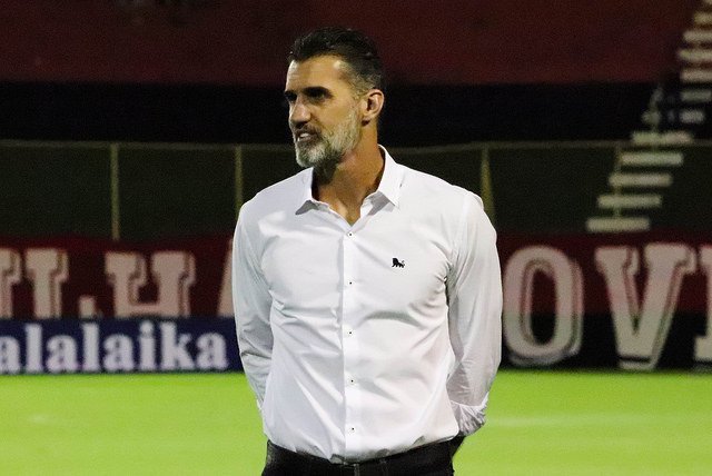 Vagner Mancini enaltece Vitória e elogia o golaço de Denílson: 'Dei parabéns a ele no vestiário'