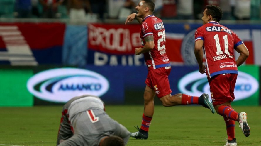 Com direito a ‘dancinha’ polêmica, Bahia vence o Náutico na Fonte