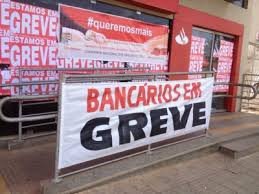 Bancários entram em greve por tempo indeterminado