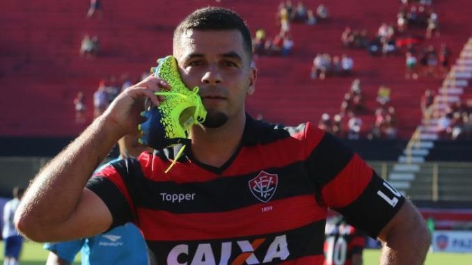 Vitória sofre, mas vence o Jacobina nos acréscimos no Barradão