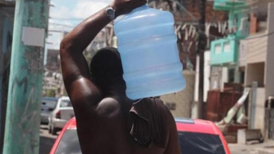 Justiça determina que Embasa cobre dos consumidores apenas pelo valor consumido nas contas de água