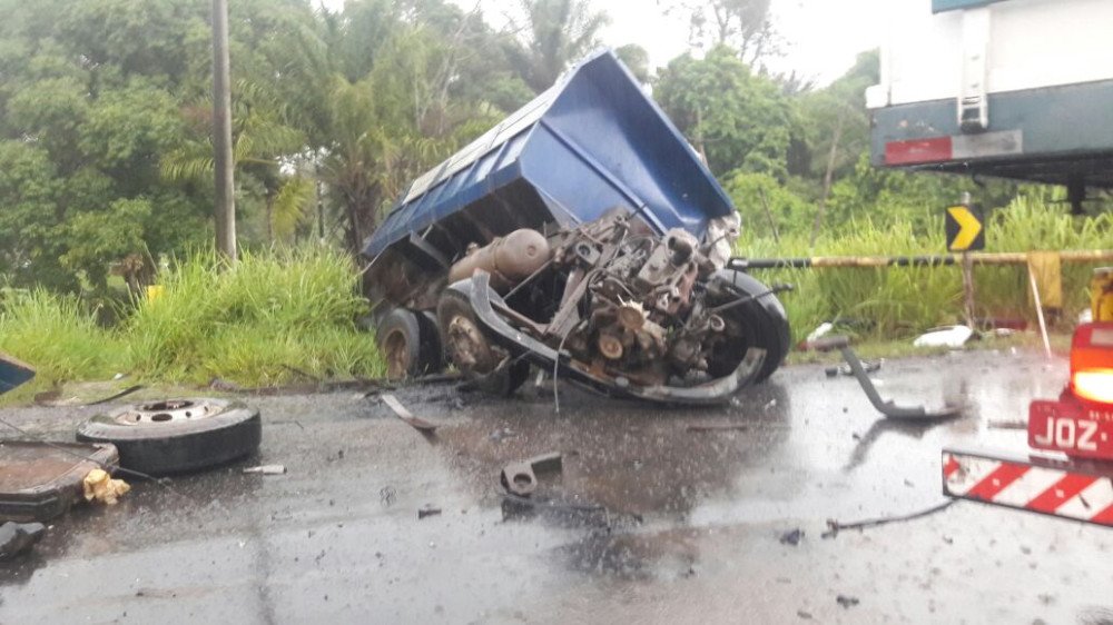 Acidente grave paralisa BA 523