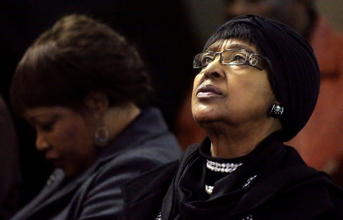 Winnie Mandela, militante sul-africana contra o apartheid, morre aos 81 anos