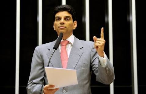 Claudio Cajado deixa DEM e migra para o PP