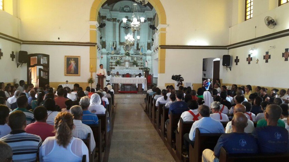 Em missa de 7º dia, filhas de artista plástico morto por PMs dizem que não descansam em luta por justiça: 'Meu pai era inocente'