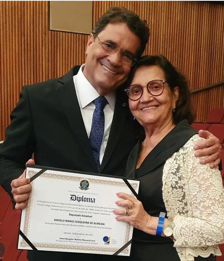 Faleceu no último domingo (31), aos 88 anos, Jacira Cerqueira de Almeida, mãe do deputado estadual Ângelo Almeida.