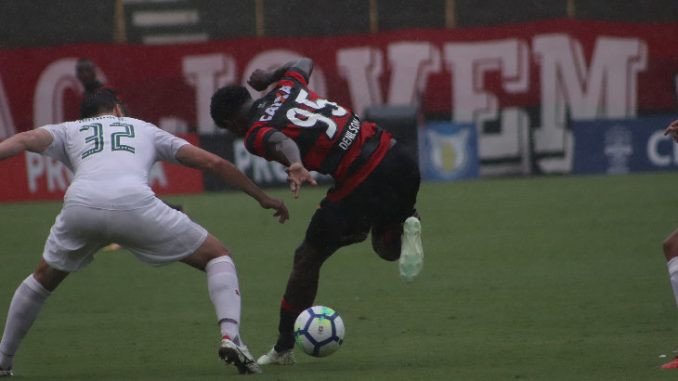 Vitória TODO FEIO, leva a virada do Fluminense no Barradão