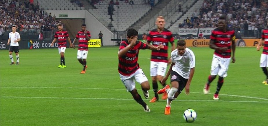 Vitória sofre diante do Corinthians, perde por 3 a 1 e sai da Copa do Brasil