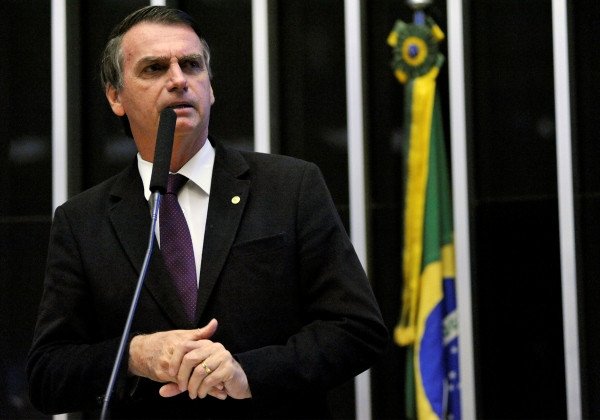 Deputado Jair Bolsonaro tentou impedir a divulgação de pesquisa sobre enriquecimento do patrimônio da sua família