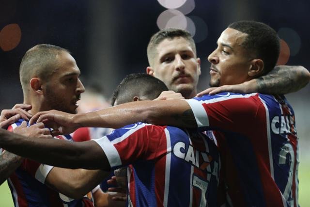 Bahia goleia o Vasco na Fonte Nova e deixa a zona de rebaixamento