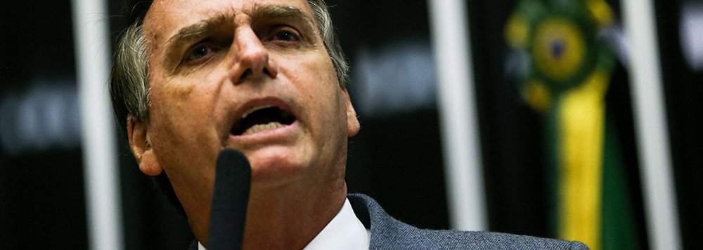 BOLSONARO É AUTOR DE PROJETO QUE PUNE QUEM OBSTRUI VIAS