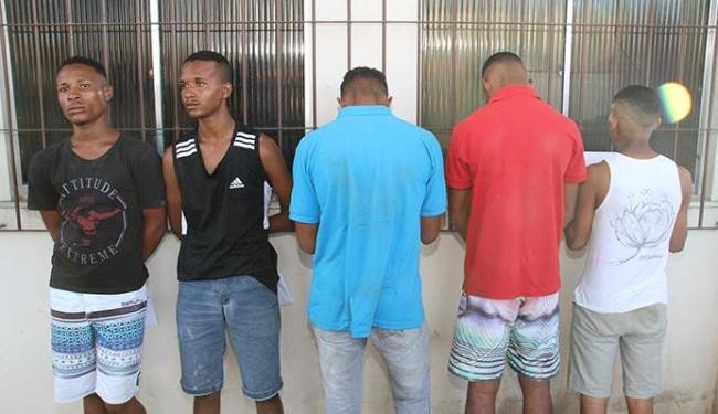 Polícia evita queima de ônibus em Paripe