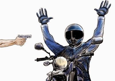 Moto é tomada de assalto no bairro da Nova Candeias na noite de ontem (07)