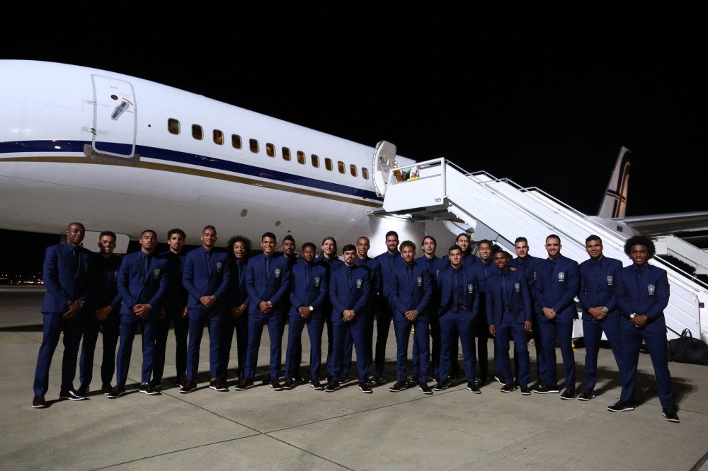 Seleção brasileira chega a Sochi para disputar a Copa do Mundo