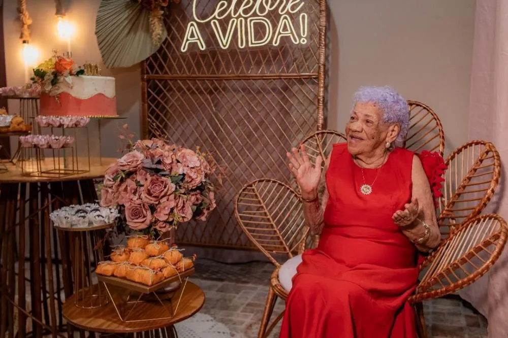 Dona “Tidinha”, matriarca da tradicional família Amorim, celebra 101 anos de vida em Candeias