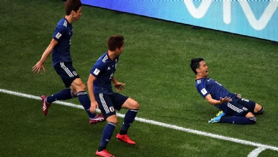 Japão aproveita a 2ª expulsão mais rápida da história e vence a Colômbia na abertura do grupo H da Copa