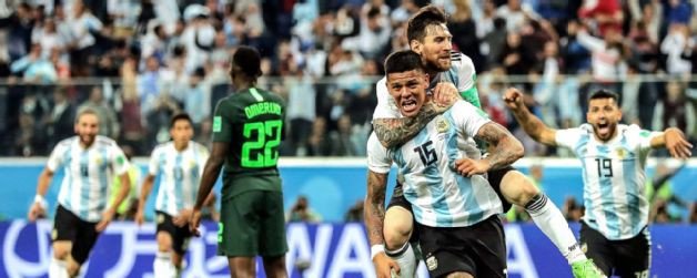 Argentina bate Nigéria, evita vexame histórico e pega a França nas oitavas da Copa