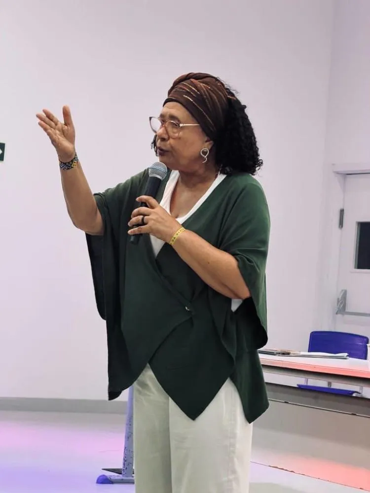 Marta critica abertura de R$ 15 milhões para publicidade a 30 dias da propaganda eleitoral: “Querem vender uma cidade que não existe”