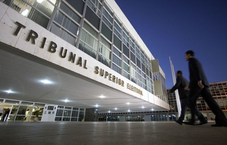 Lei Eleitoral restringe ações do poder público a 90 dias da eleição.