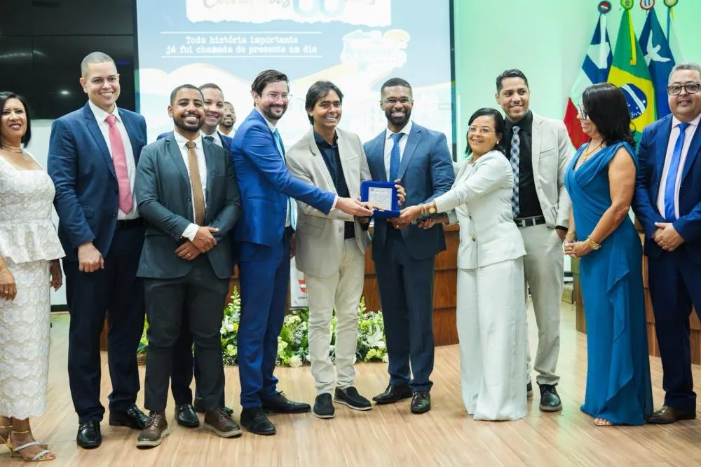 Candidato a deputado estadual Dr. Pitágoras recebe Medalha 14 de Agosto maior honraria de Candeias na celebração dos 68 anos