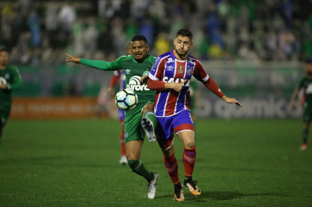 Pressionado, Bahia enfrenta a Chapecoense pela Série A visando espantar a má fase