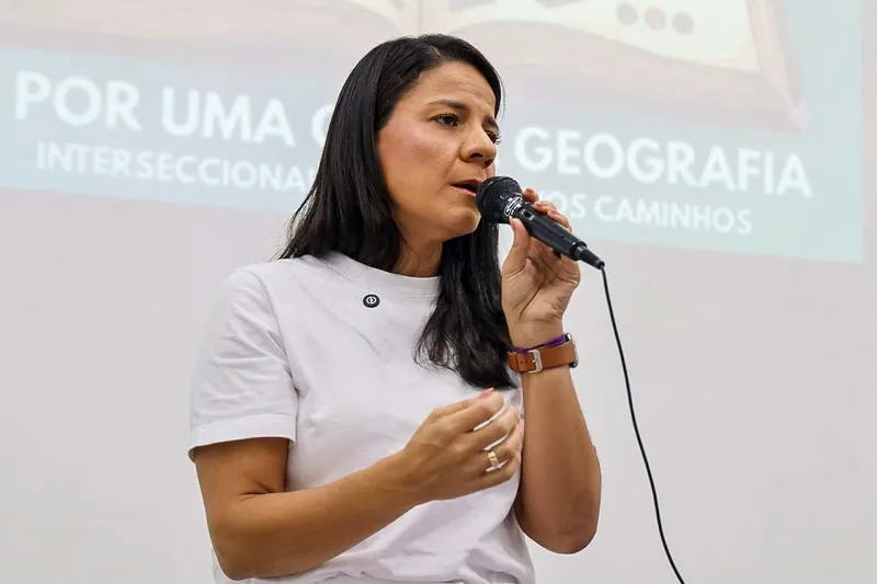 Rowenna Brito presta solidariedade a estudantes e professores e condena ação de deputado bolsonarista: “Violência e intimidação não podem ser método de fazer política”
