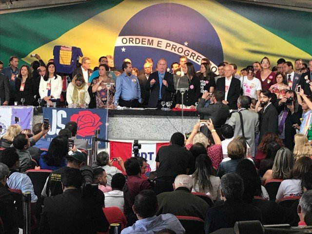 PDT confirma Ciro Gomes para disputa da Presidência; candidato diz que não é 'anjo' e que vai atacar 'privilégios'