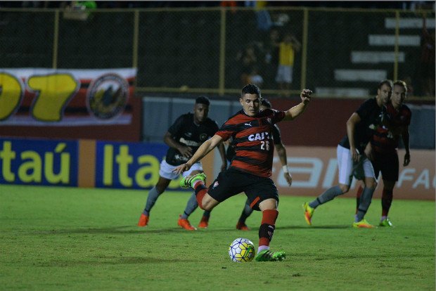 Vitória abusa de perder gols e leva 1x0 do Botafogo em pleno Barradão