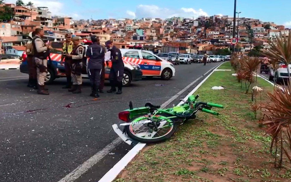 Salvador: Ciclista morre após acidente na Avenida Luís Eduardo Magalhães, em Salvador