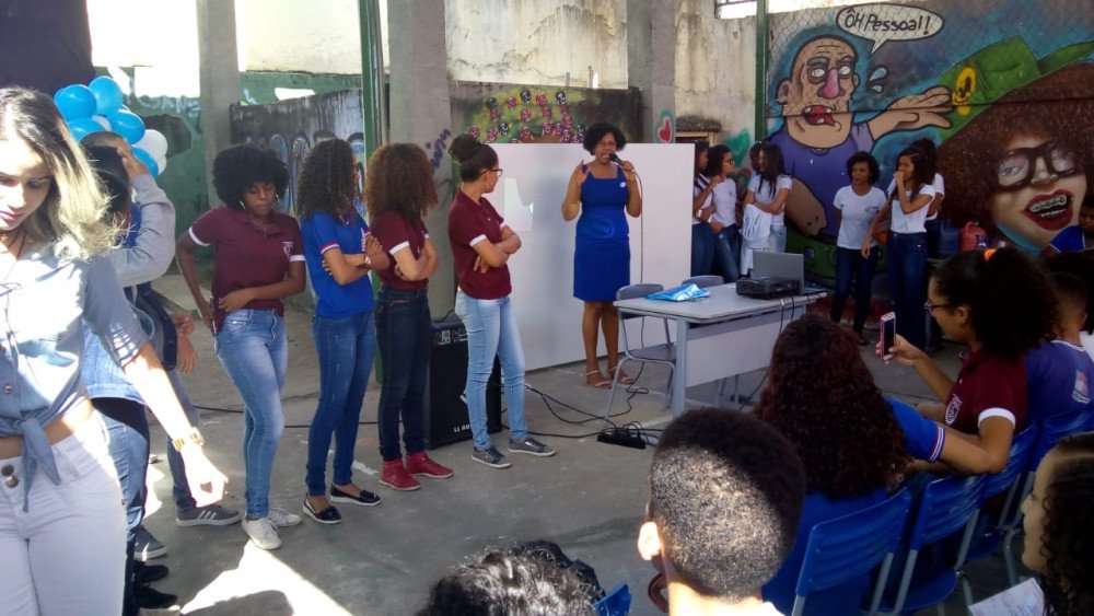 Centro de Estética Avançada Lejosi realiza feira de bem estar no Colégio Ouro Negro! Evento contou com a presença da maquiadora de Camila Lisboa