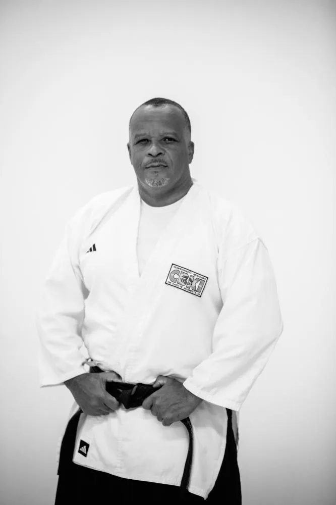 Madre de Deus se despede de Shihan Dênison Pereira, referência no esporte e no karatê.