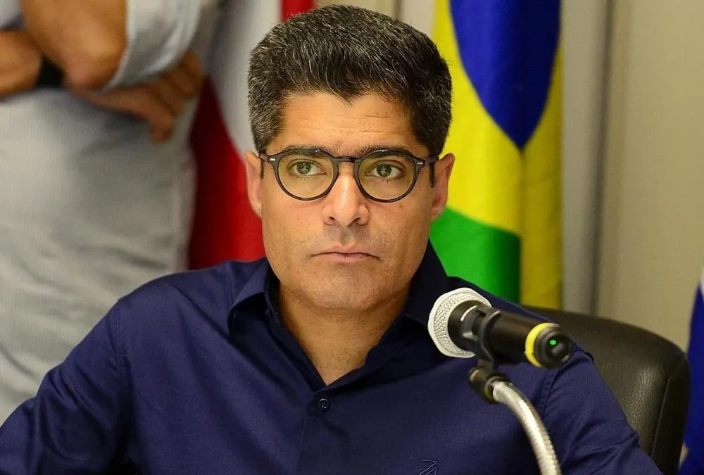 Debandada na campanha de ACM Neto expõe denúncias de assédio e clima de medo nos bastidores
