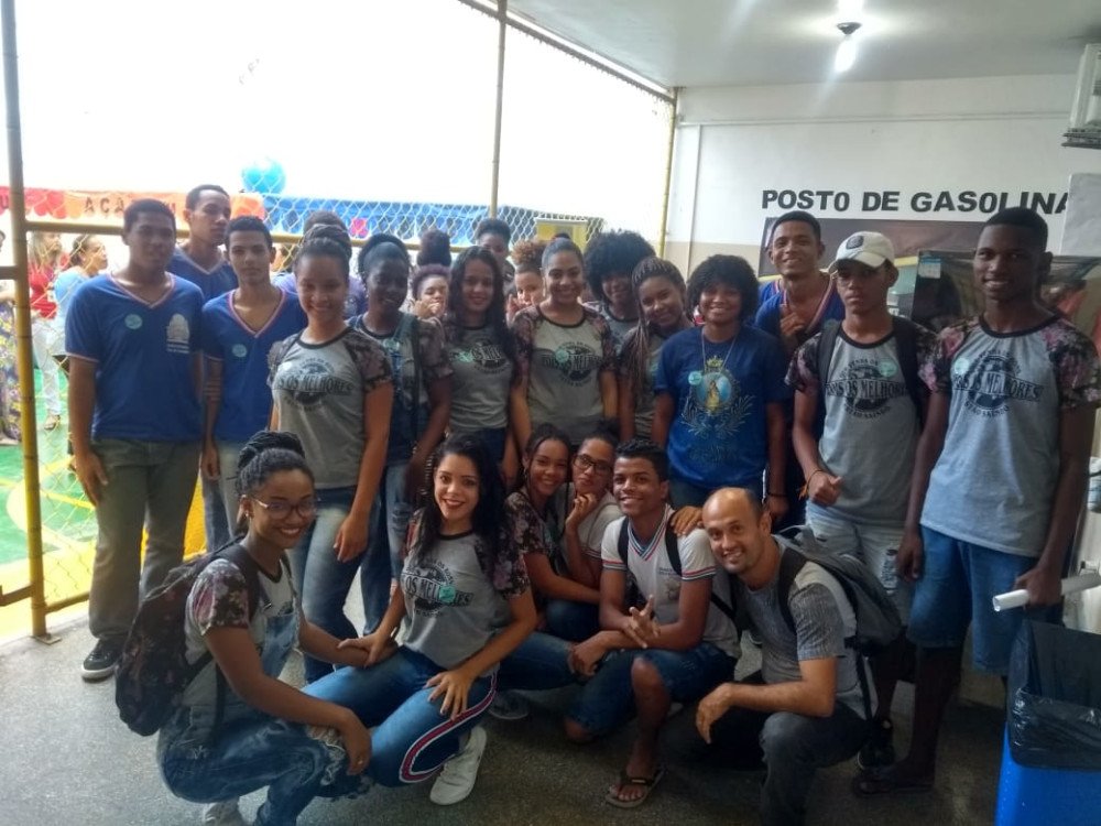 Alunos do Colégio Estadual Cidade de Candeias participam de feira