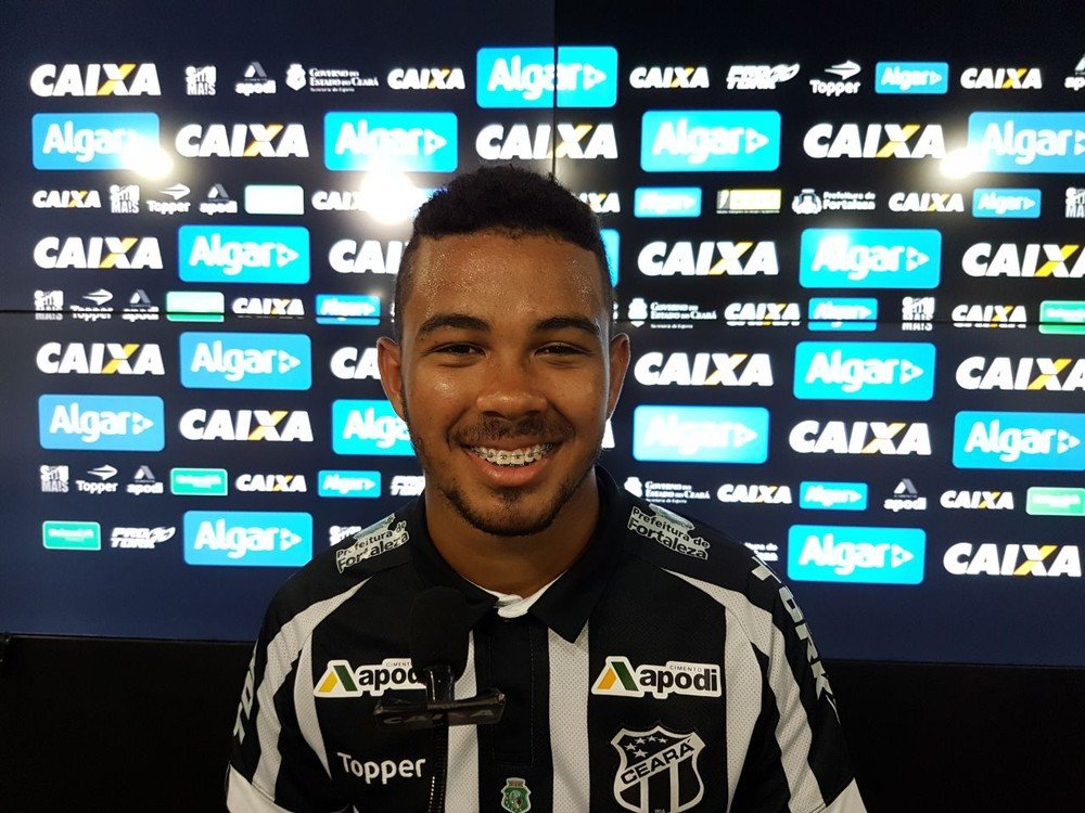 Torcida do Corinthians se revolta nas redes sociais com a contratação de Juninho, julgado por violência contra ex-namorada