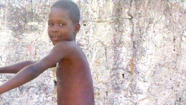 Menino de 10 anos morto em Vera Cruz é enterrado 19 dias depois