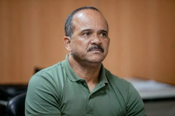DIREITO DE RESPOSTA Elinaldo Araújo não é réu na ação penal sobre o ISSM de Camaçari
