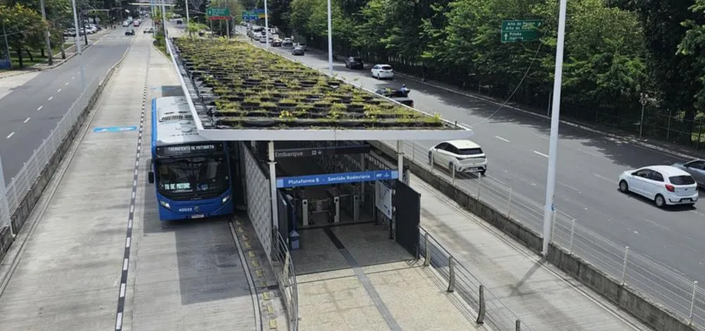 Idoso é preso por injúria racial contra funcionárias do BRT no Itaigara: “escrava petista”