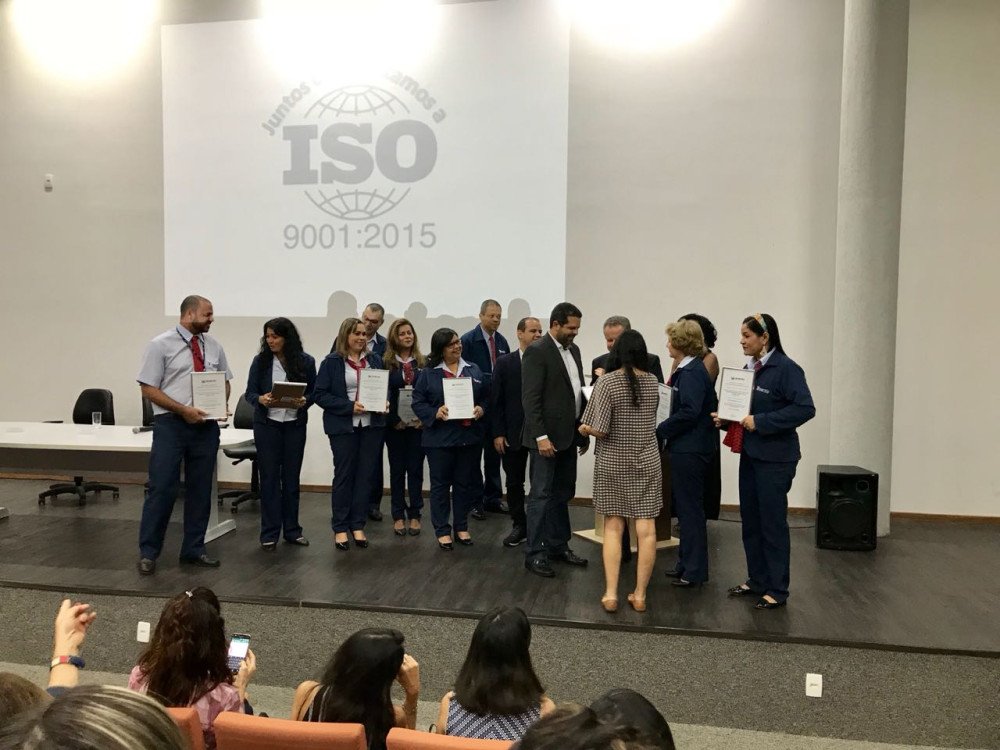 SAC Candeias ganha certificado por conta de qualidade do atendimento prestado ao público