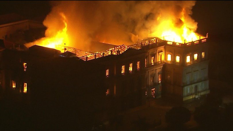 Incêndio de grandes proporções destrói o Museu Nacional, na Quinta da Boa Vista
