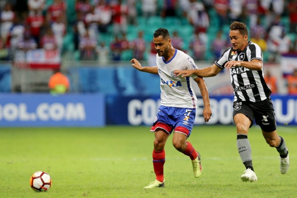 Bahia supera expulsão e falhas da defesa, e vence o Botafogo na Fonte