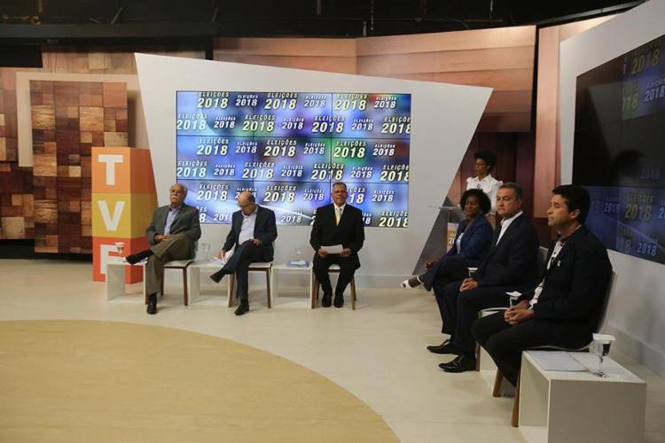 Debate ao governo tem poucos confrontos