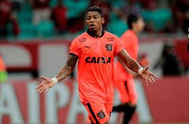 Com Marinho em campo, Argel treina finalizações e bola parada na Toca do Leão